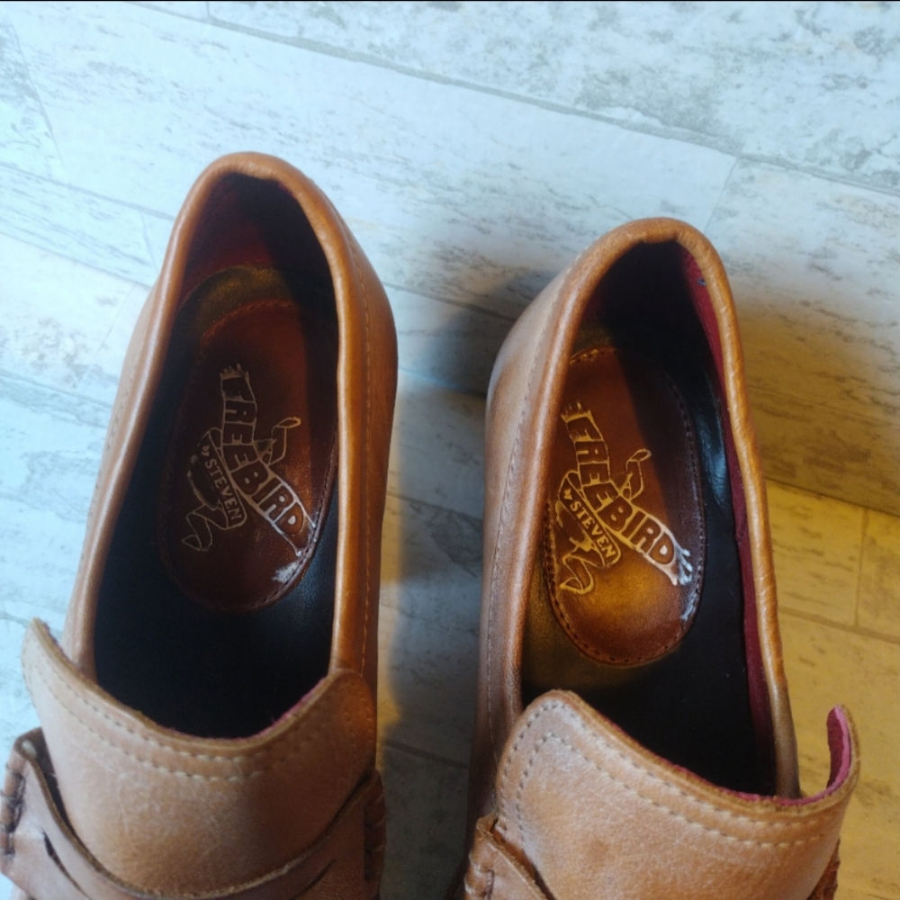 Classic Brown Leather Freebird Loafers for Women NWOB Size 7 - Picture 2 of 12